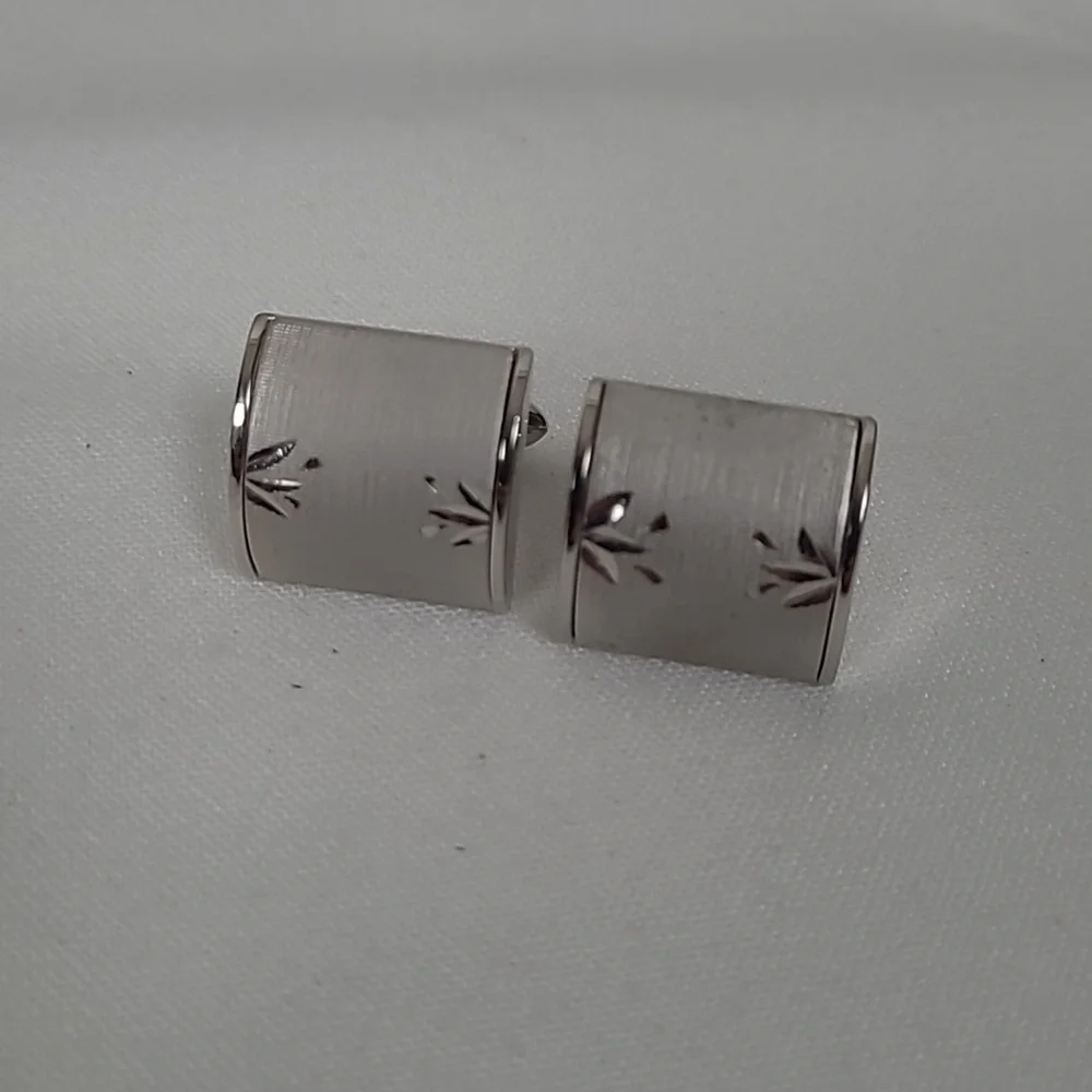 Vintage Swank mid century silvertone cufflinks